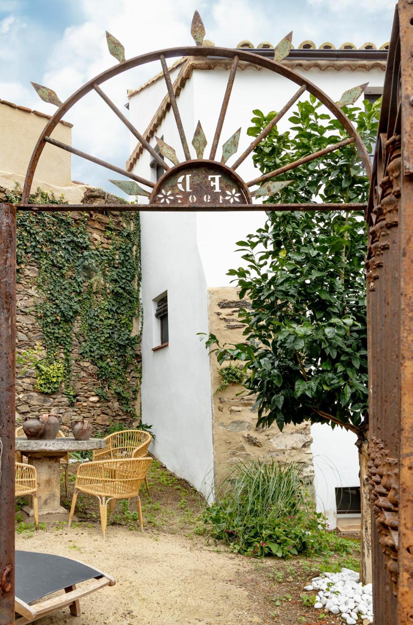Apartamentos Turisticos El Patio Del Nogal Γουαδελούπη Εξωτερικό φωτογραφία