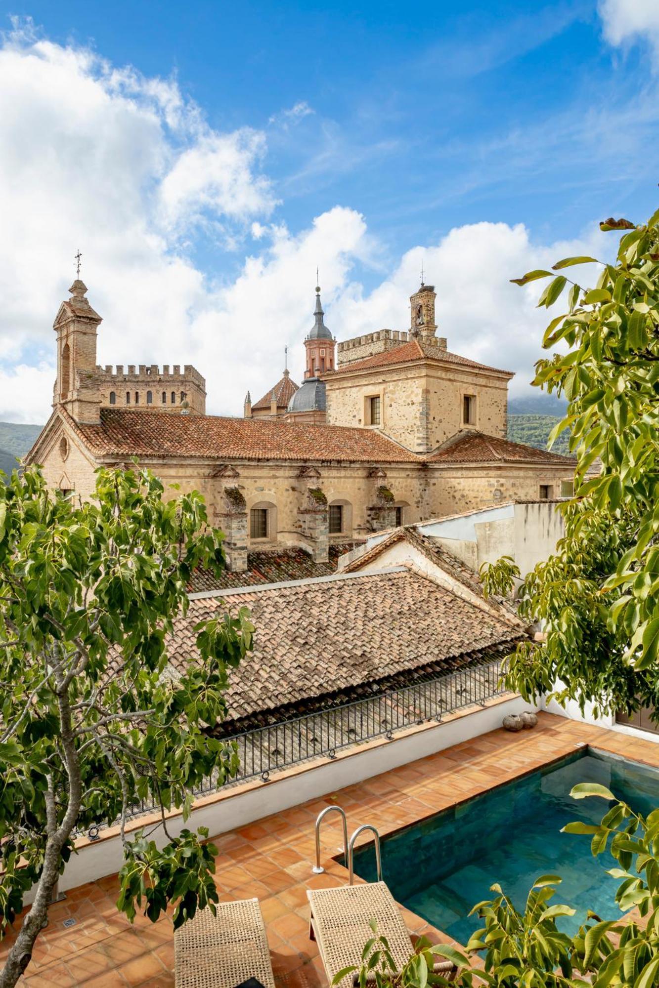 Apartamentos Turisticos El Patio Del Nogal Γουαδελούπη Εξωτερικό φωτογραφία